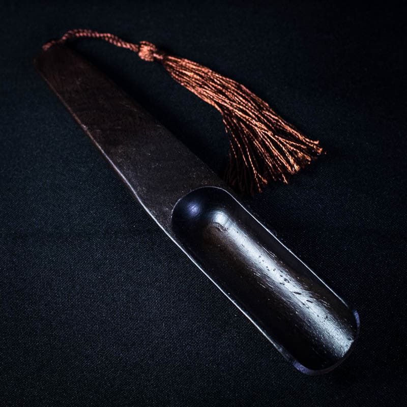 Мерная лопатка для чайной церемонии с кисточкой (Темное дерево)