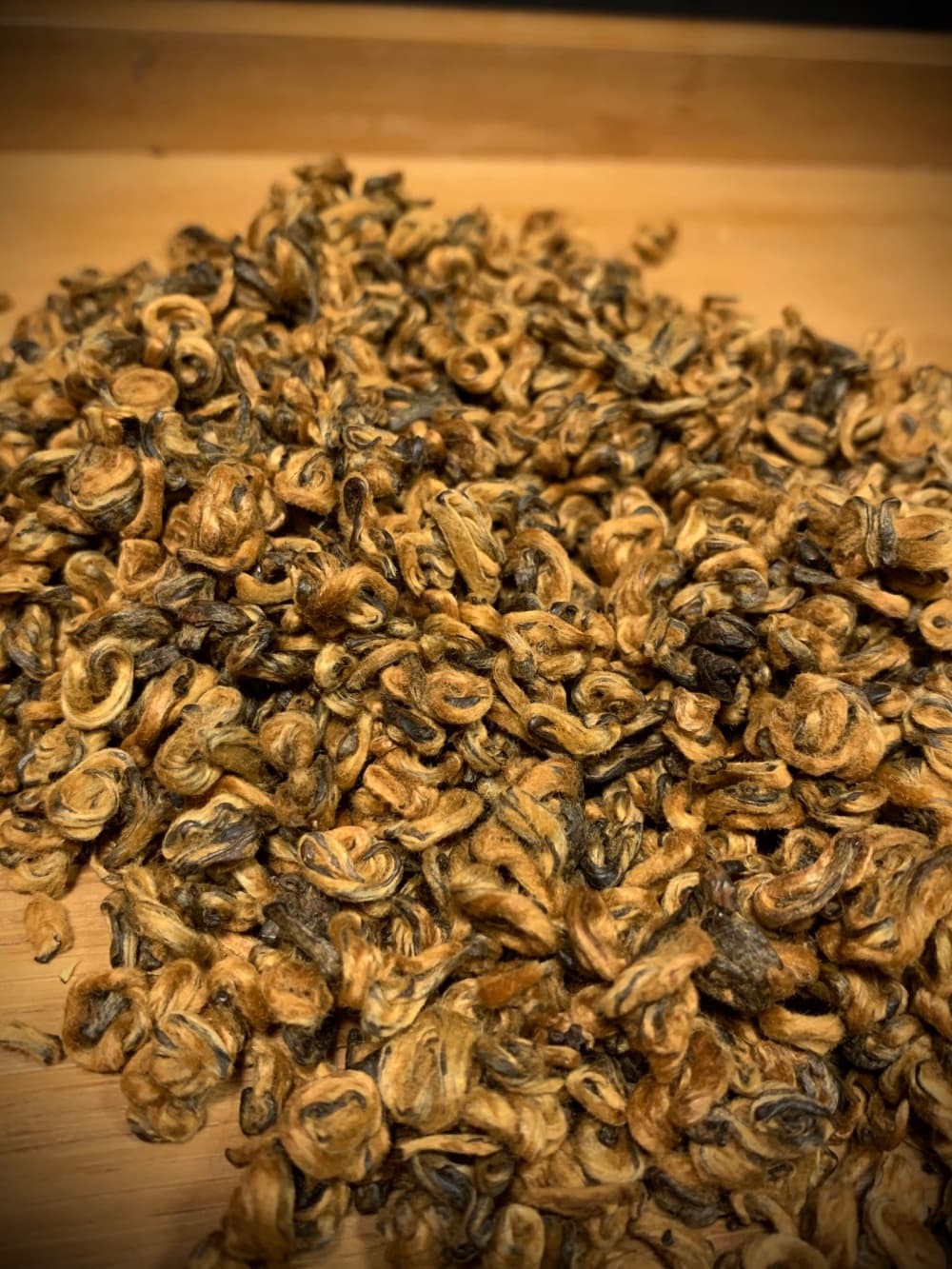 Дянь Хун Цзинь Ло - Золотая Улитка